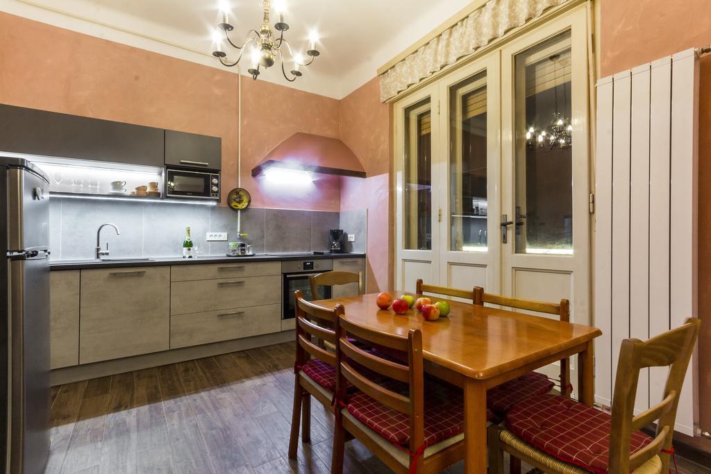 Spacious & Smart Center Apartment Pula Extérieur photo