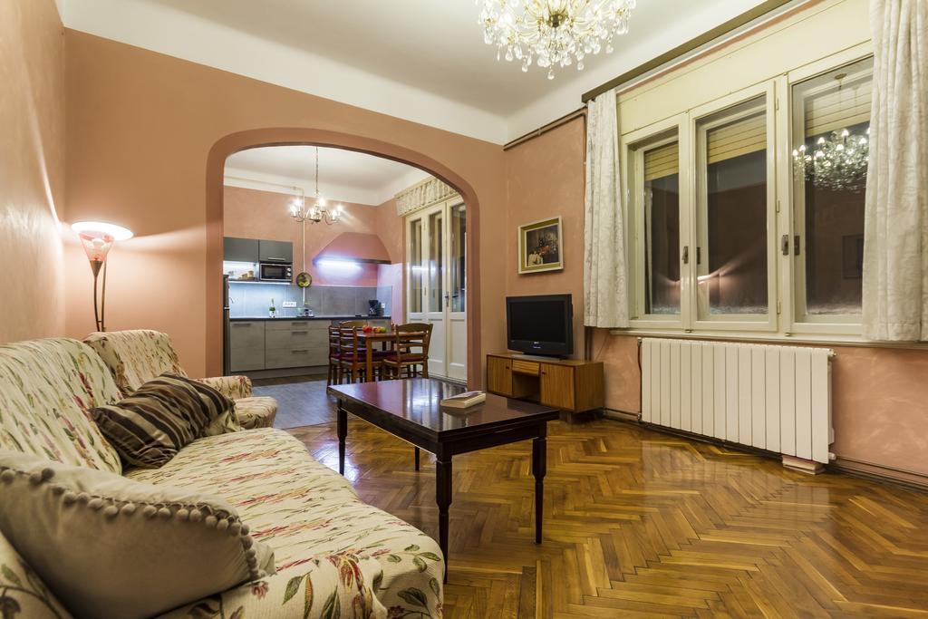 Spacious & Smart Center Apartment Pula Extérieur photo